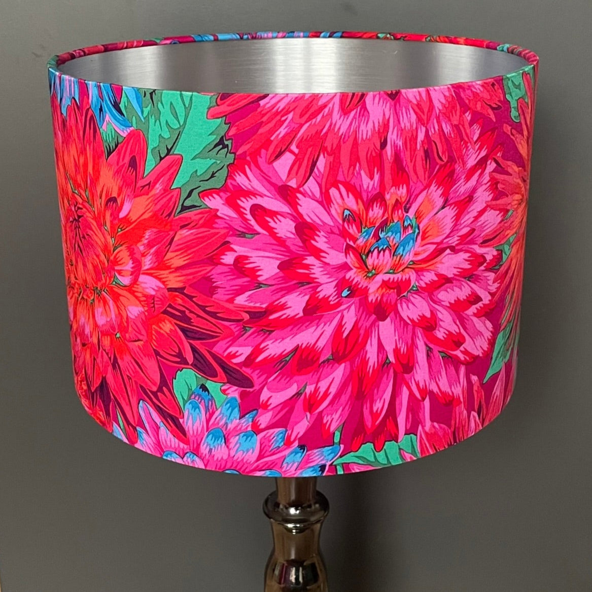 pink-red-blue-flower-lampshade-silver-table-lamp
