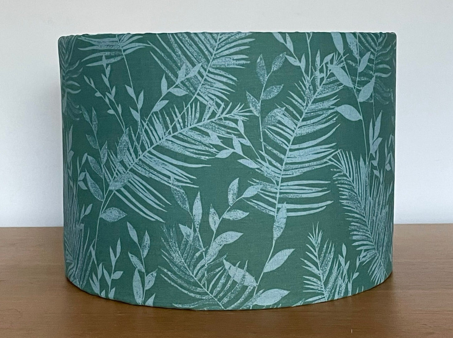Green-tropical-leaf-lampshade