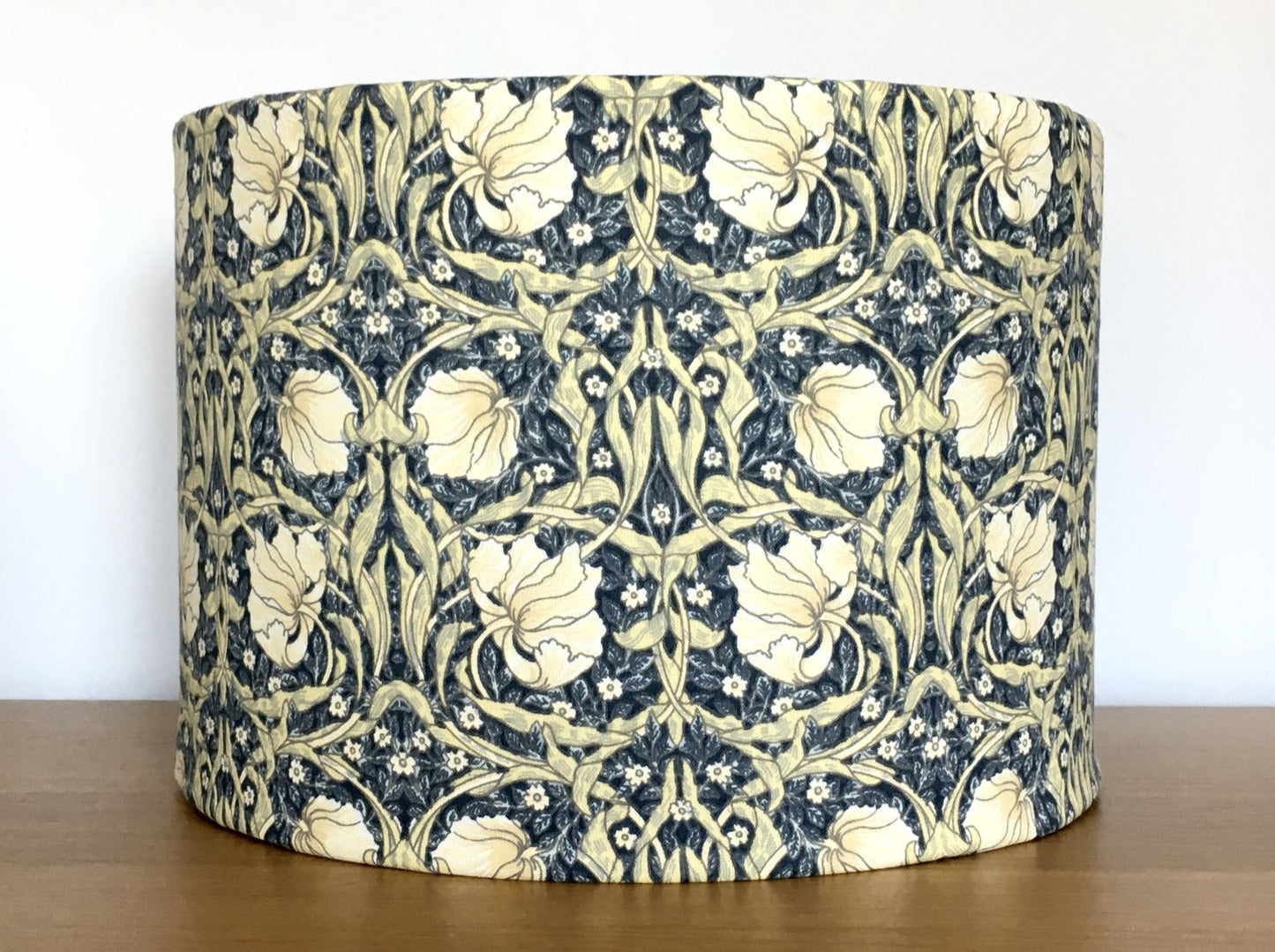 Morris-pimpernel-lampshade