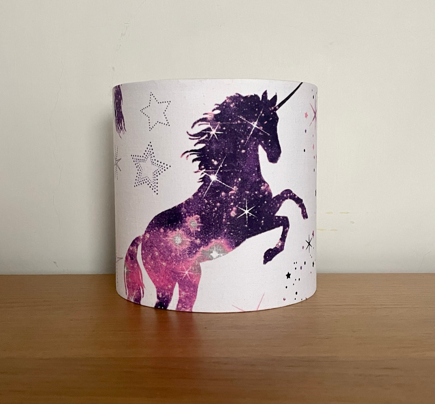 Pink-and-purple-unicorn-lampshade-with-stars-girls-bedroom