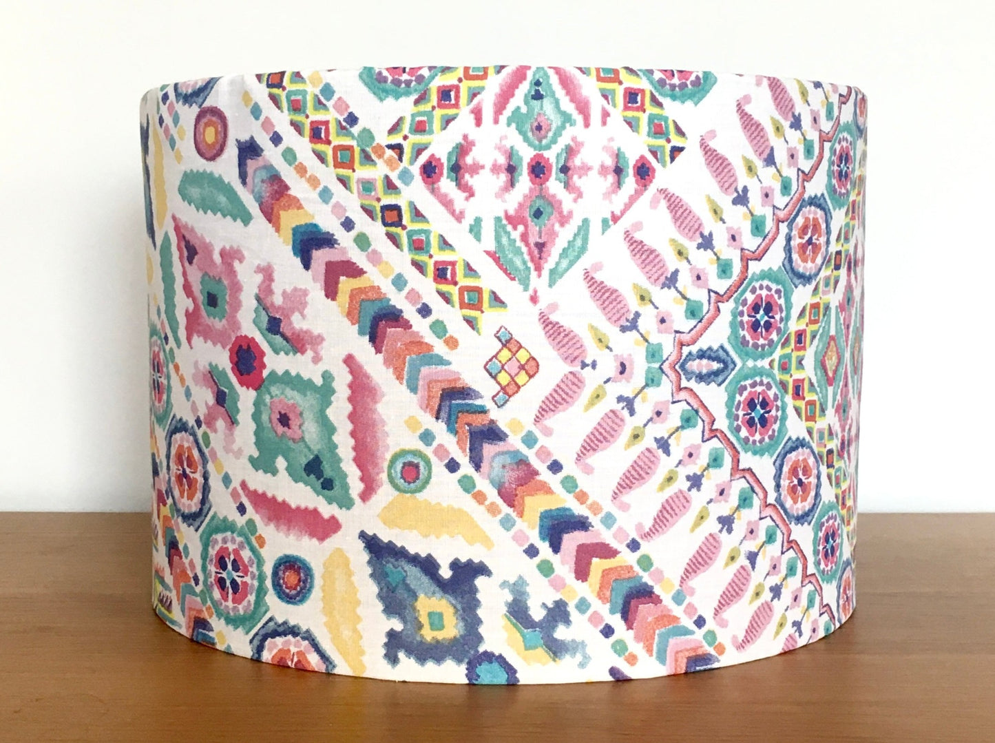 tribal-aztec-pink-lamp-shade-table-light