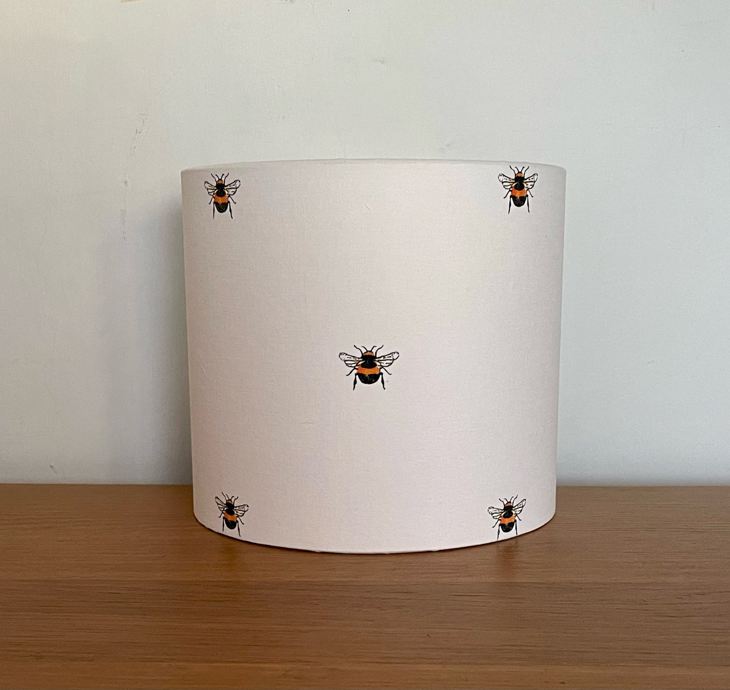 Bee-lampshade-yellow-black-white-ceiling-pendant