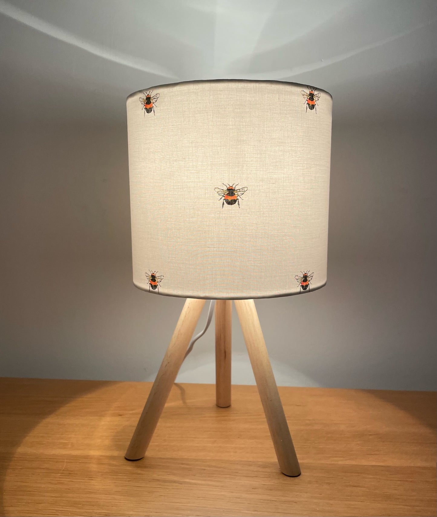    Bee-lampshade-yellow-black-white-table-lamp