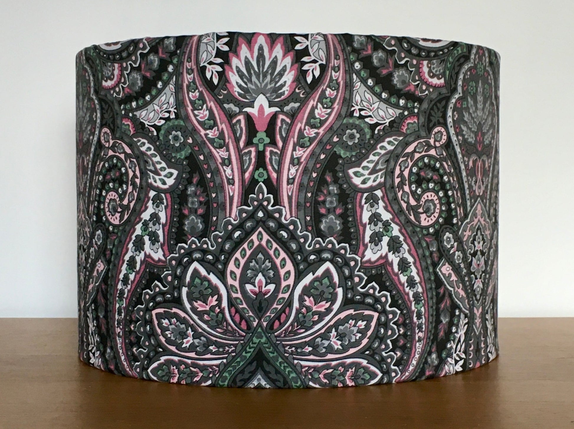 Black-and-pink-paisley-lampshade