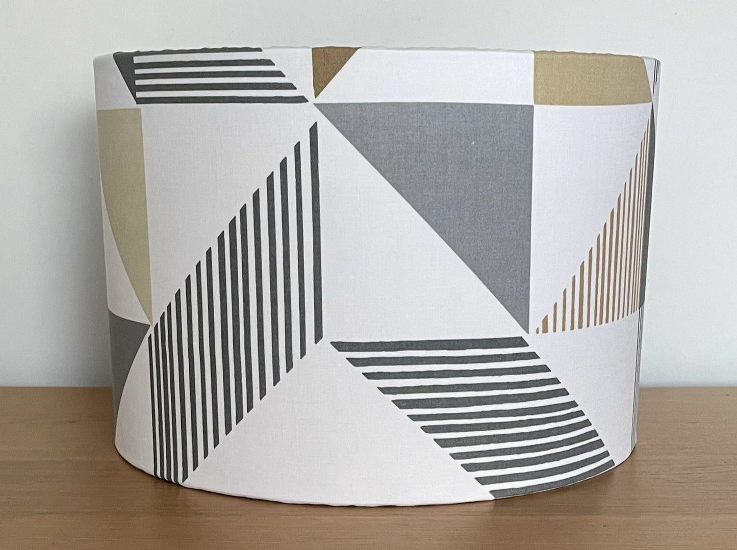    Geometric-triangle-lampshade