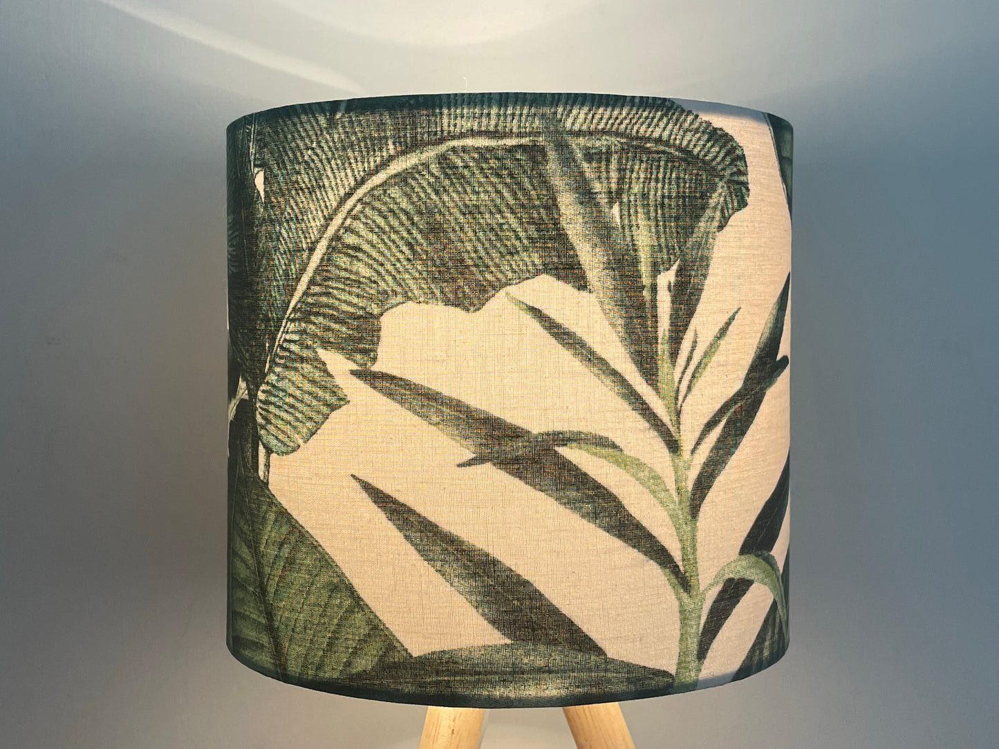 Green-tropical-leaf-jungle-lampshade-bedside-lamp