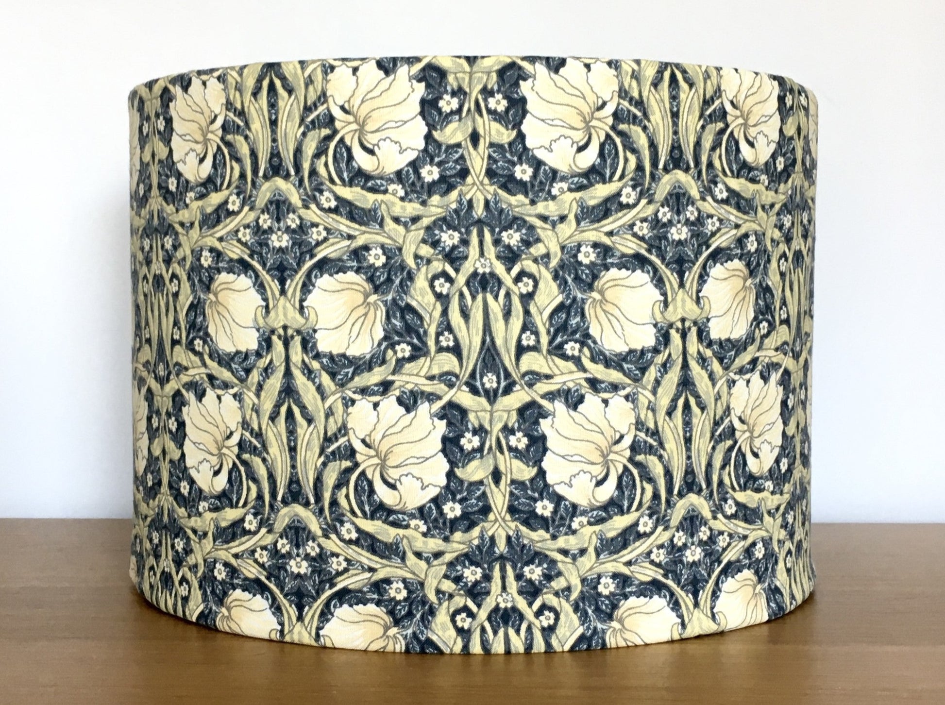    Morris-pimpernel-lampshade