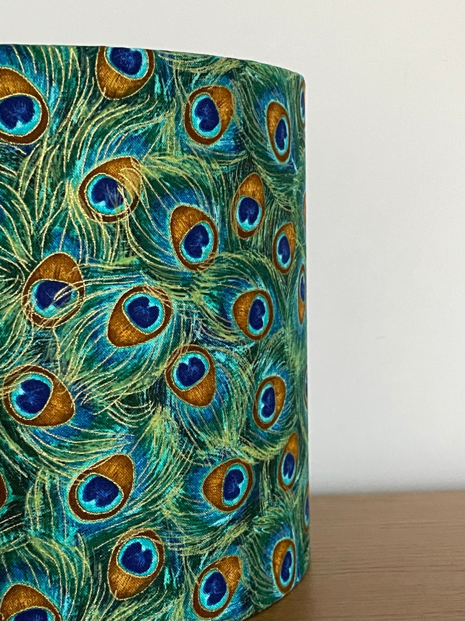    Peacock-feather-drum-lampshade-pendant-lamp