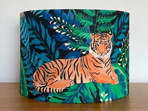 Tiger-Jungle-wild-cat-tropical-leaf-lampshade