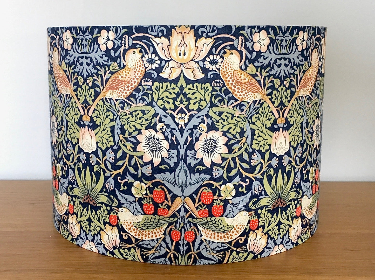 William-Morris-strawberry-thief-lampshade