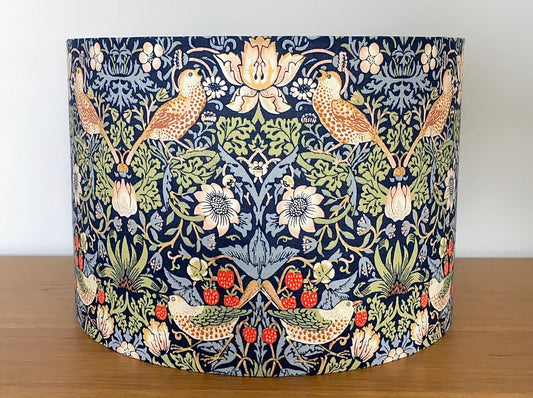 William-Morris-strawberry-thief-lampshade