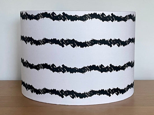 black-and-white-scribble-zig-zag-lampshade