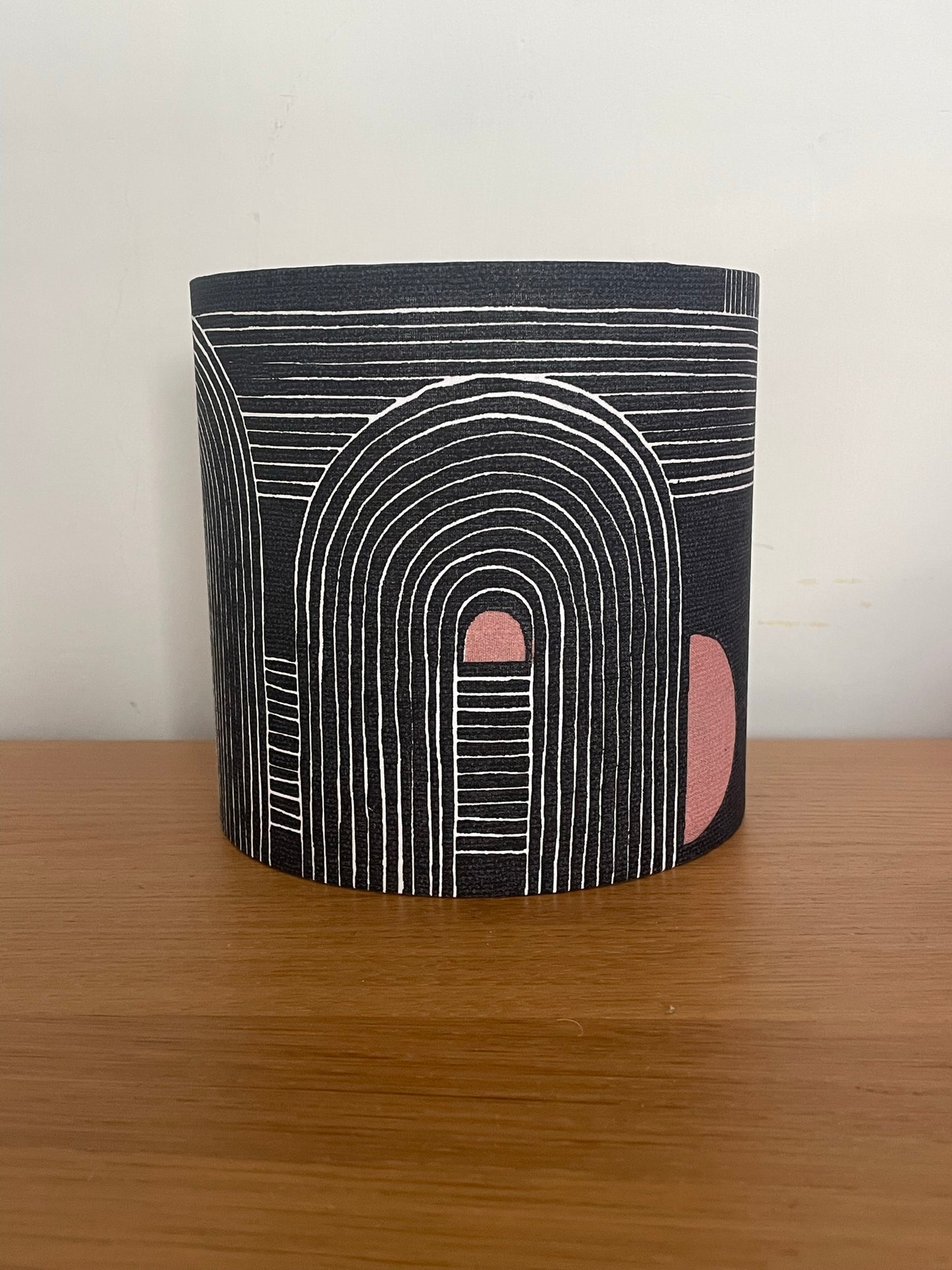    charcoal-blush-pink-lampshade-for-bedroom-tables circle pattern