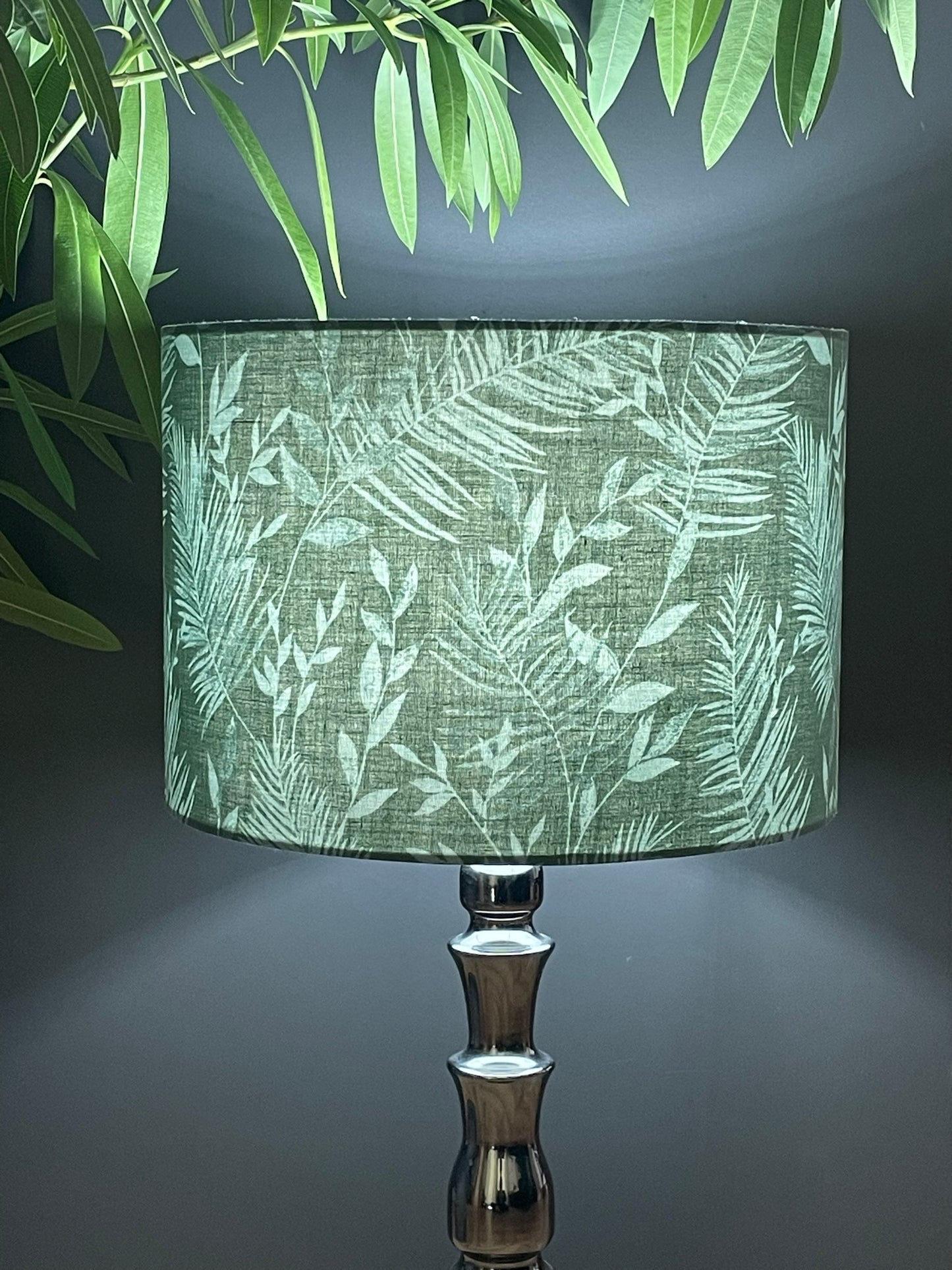    green-leaf-lampshade