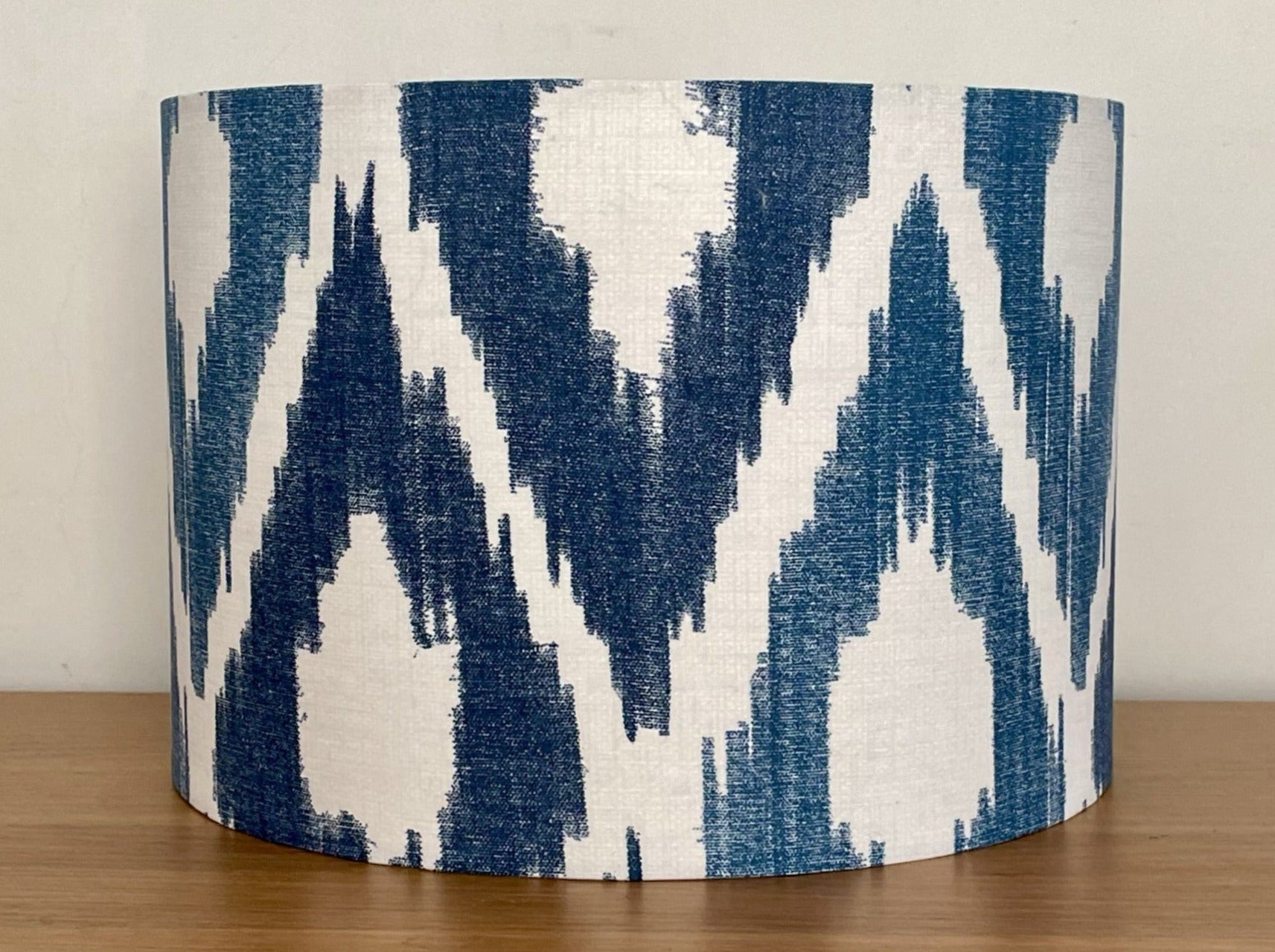    ikat-diamond-pattern-blue-and-white-lampshade