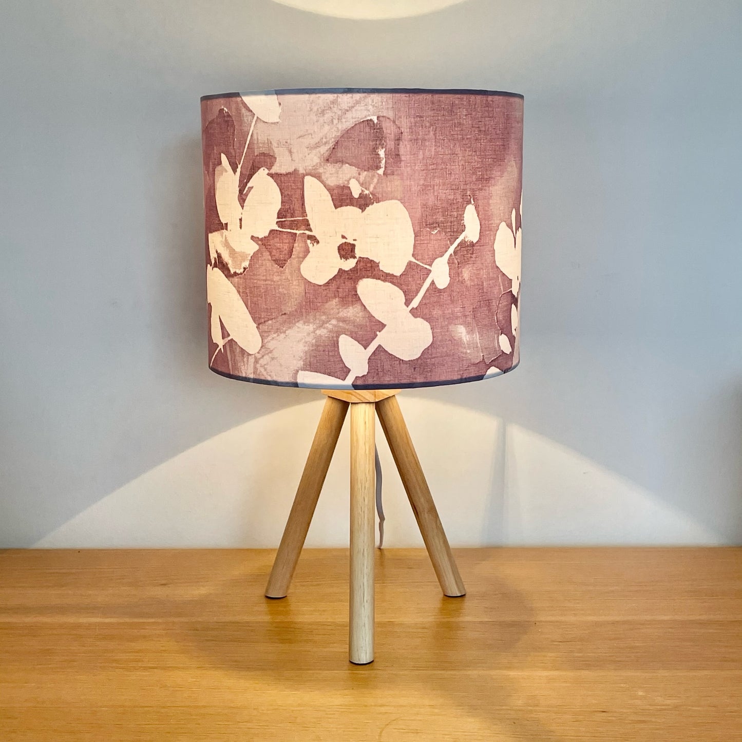    mauve-water-colour-flower-floral-lampshde-table-bedside