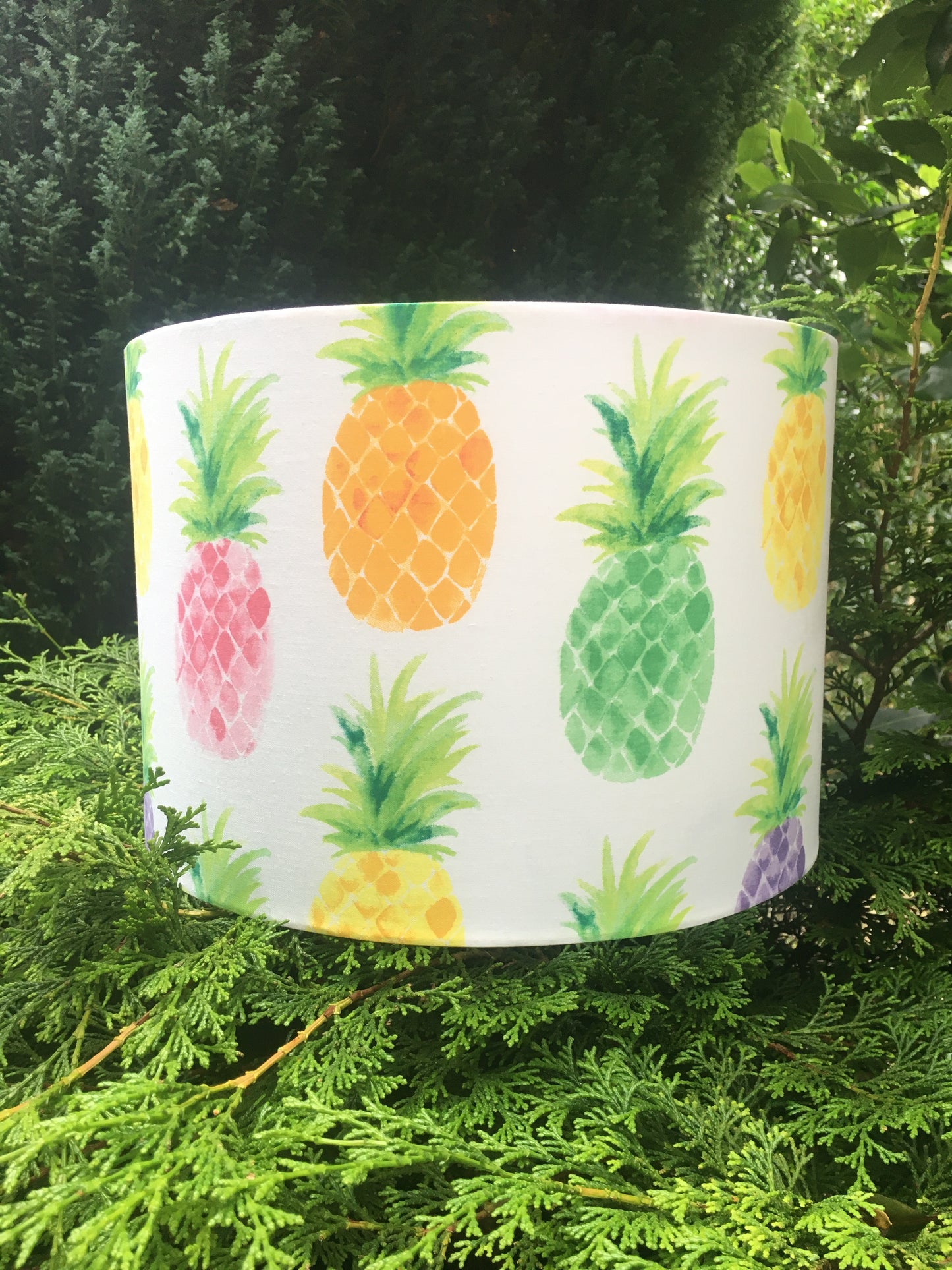     tropical-pineapple-lampshade