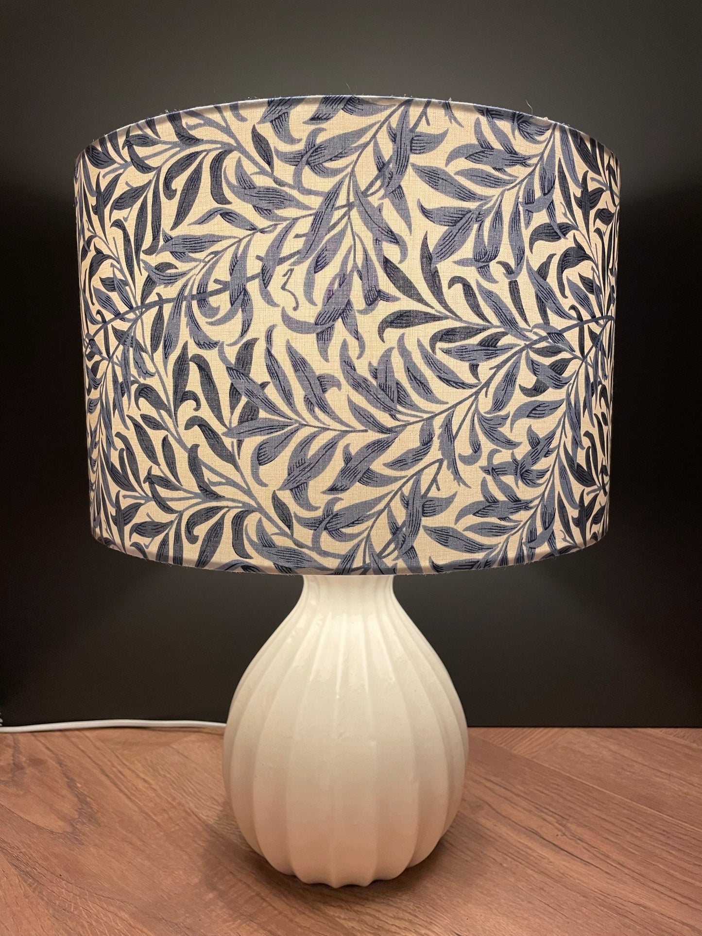    william-morris-blue-willow-bough-table-lampshade