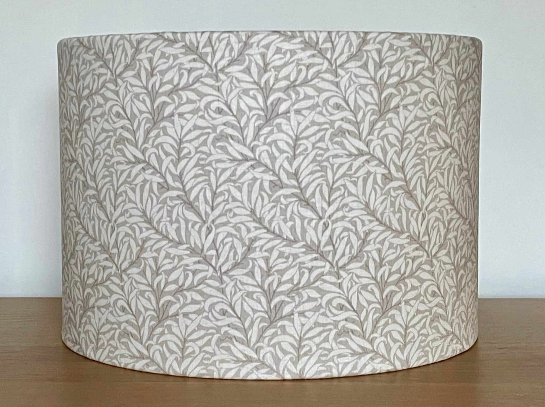    william-morris-grey-willow-bough-drum-lamp-shade