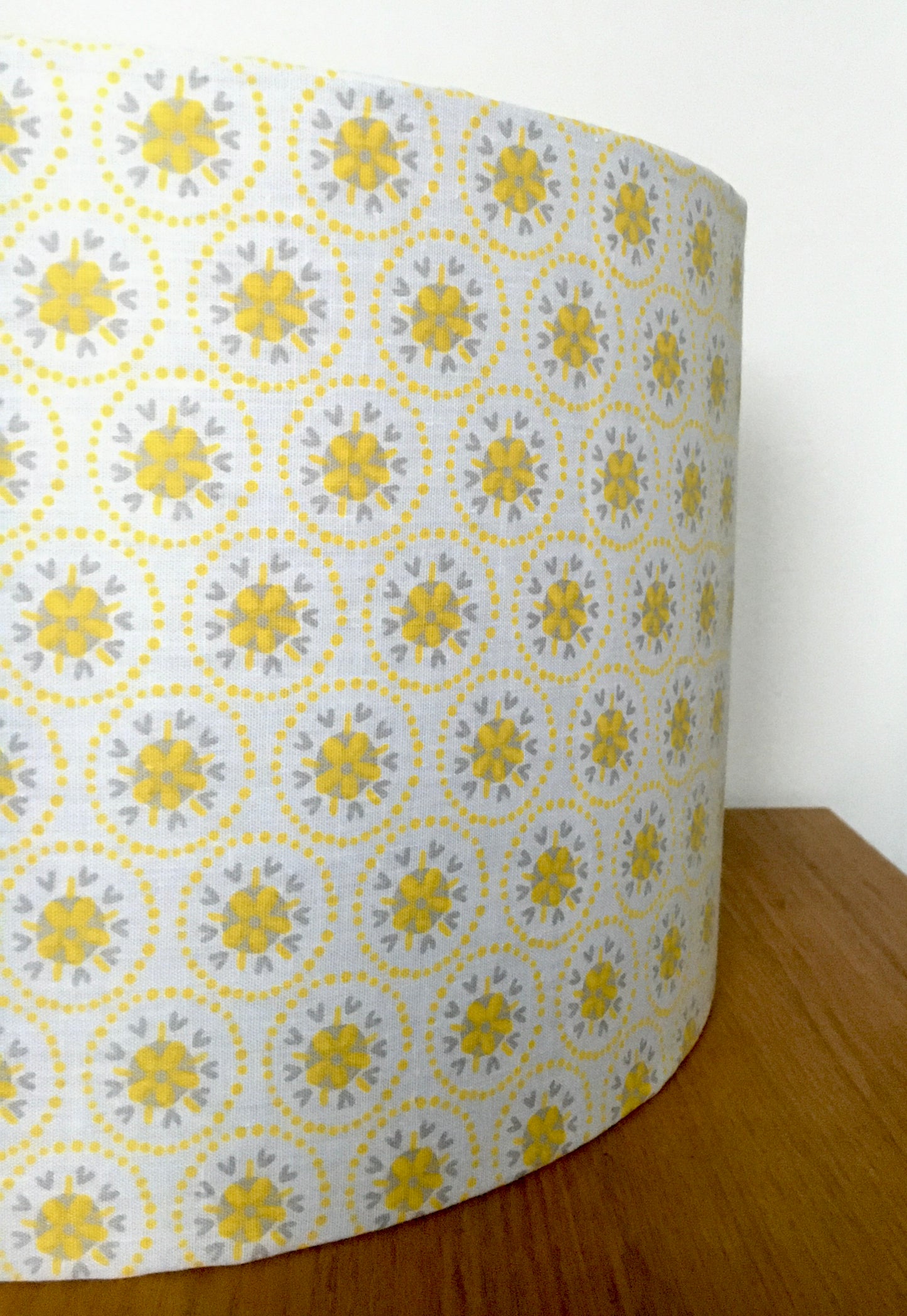 Yellow and White Ditzy Flower Lampshade